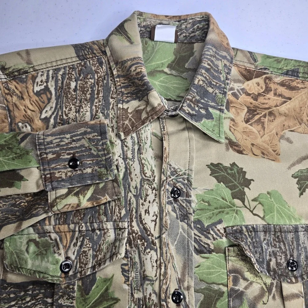 Vintage CLASSICS Medium Tree Bark Camo‎ Hunting Shirt RealTree -2701